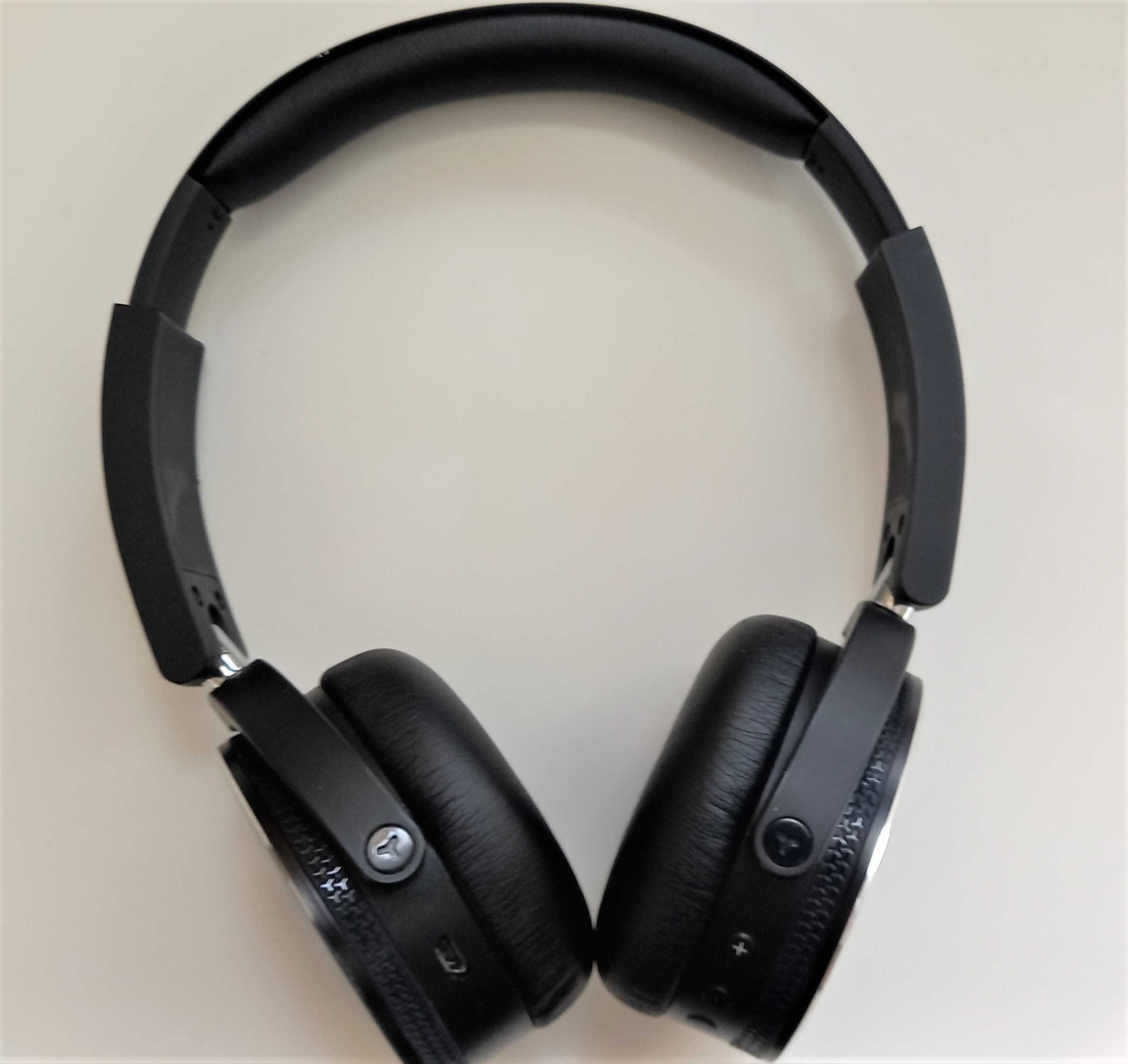Продавам безжични (bluetooth) слушалки AKG Y50