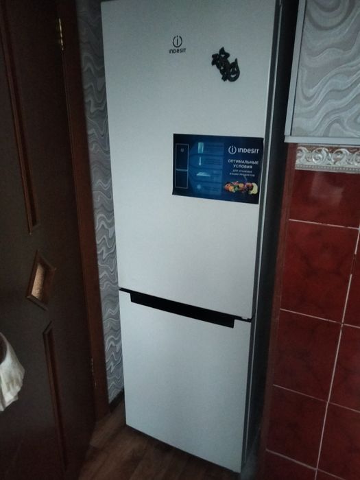 Продам холодильник