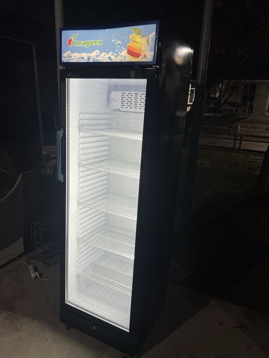 Витринный холодильник