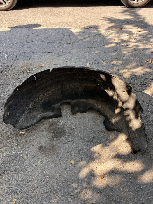 Заден десен подкалник за W212