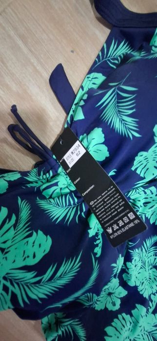 продавам нови бански костюми, размери от 50 до 58 размера.