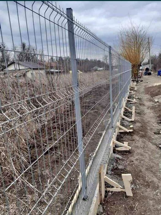 Executam garduri din jaluzele metalice