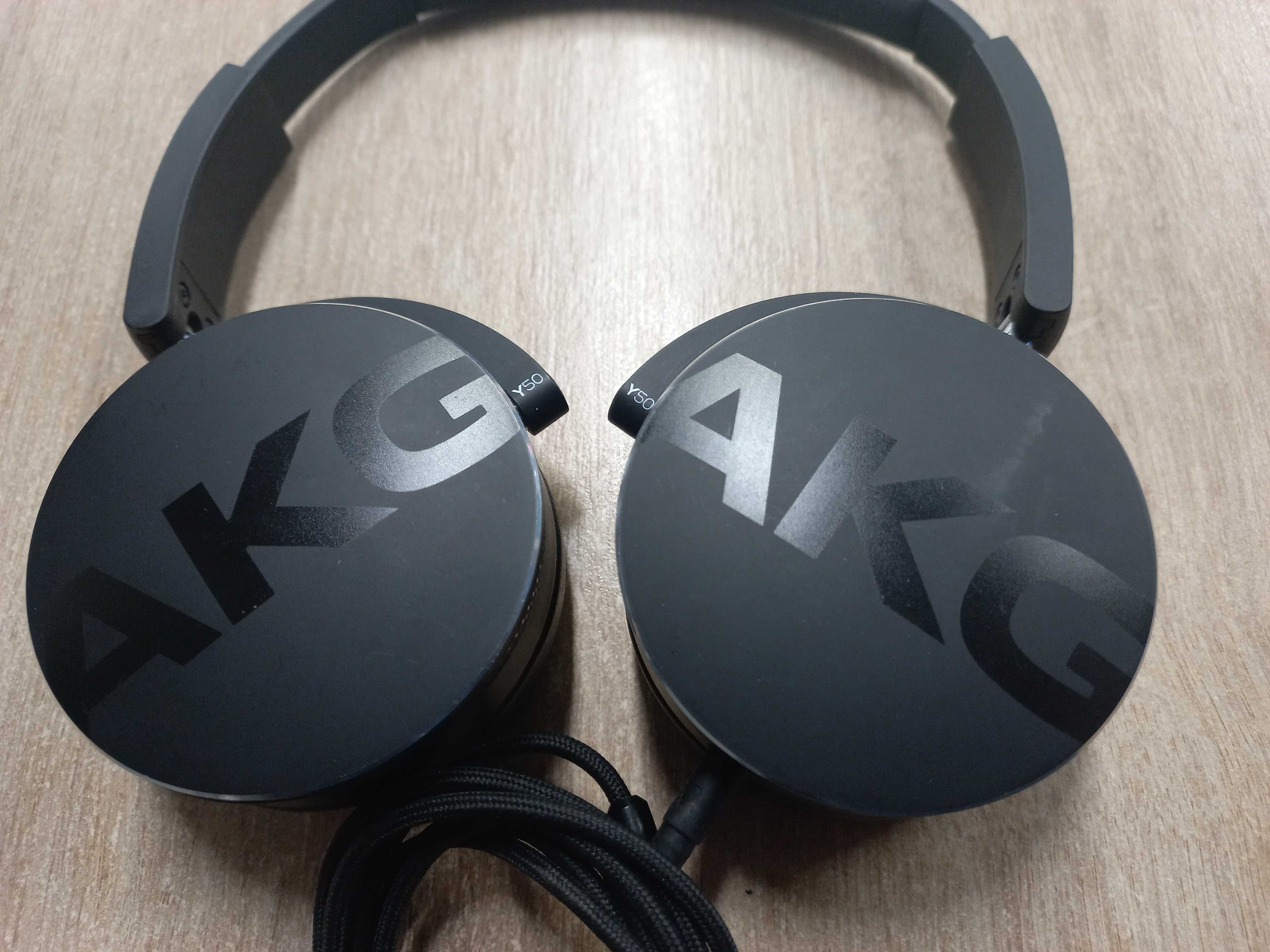 Casti Over-Ear cu fir AKG Y50 Black
