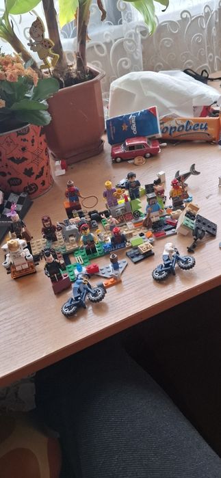 Lego блокчета + 12 човечета