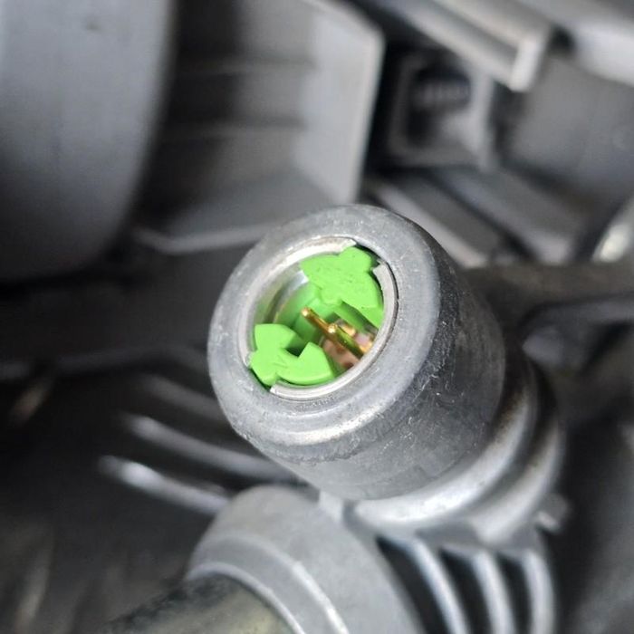 Centura de siguranta stanga fata Opel Corsa D facelift