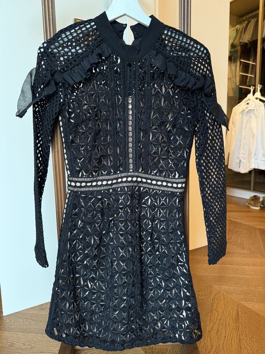 Вечерна черна рокля