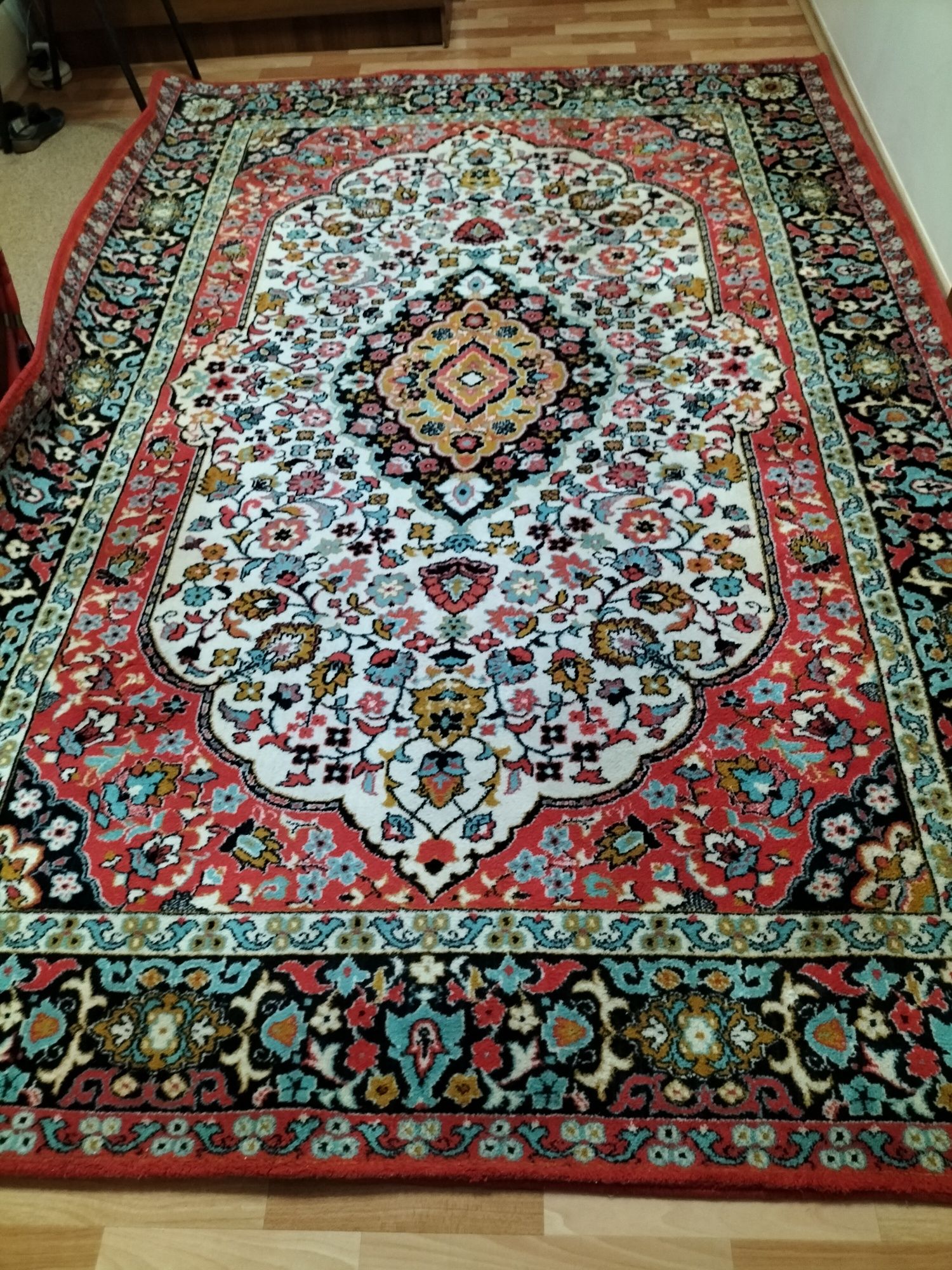 Продам ковер 2×3