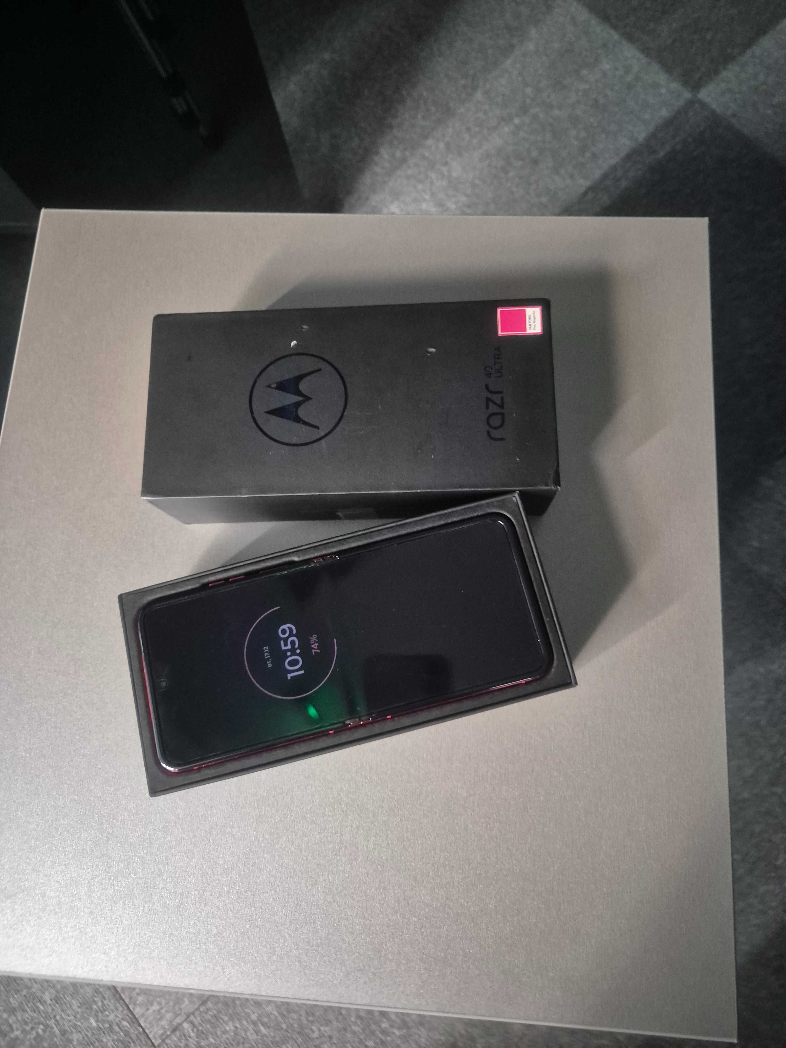 Motorola 40 Razr Ultra