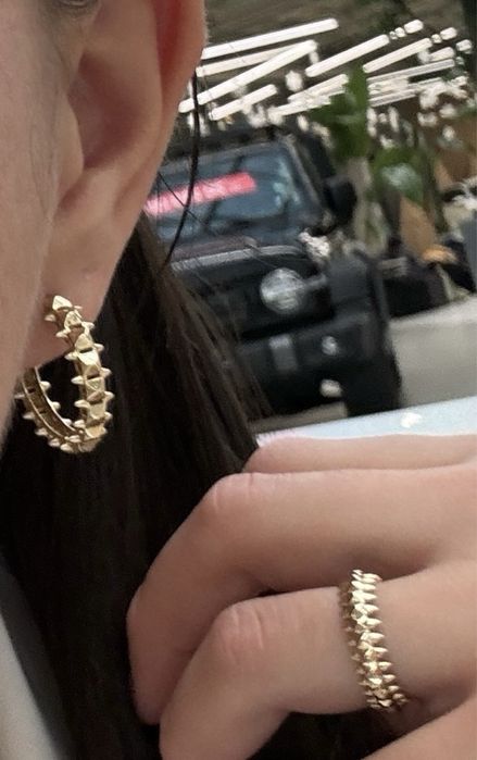 Золотой комплект шипы подCartier