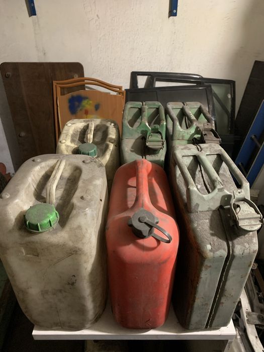 Канистры железные и пластиковые