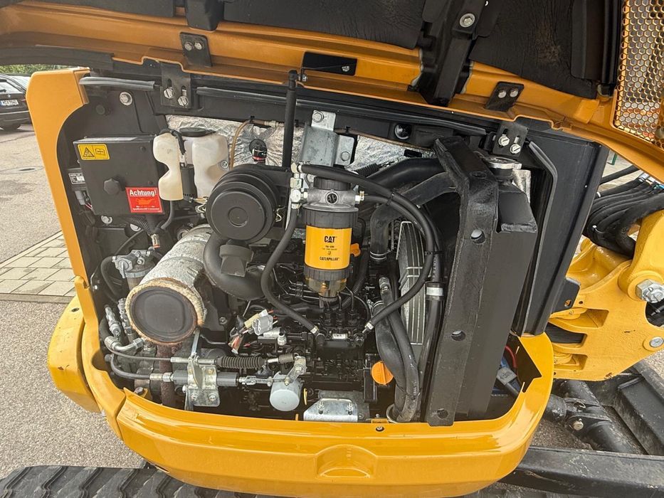 Vand miniexcavator CAT 302.7D an 2020 ore 1450 ( kubota , takeuchi )