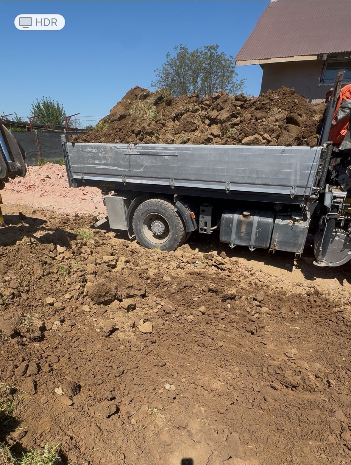 Inchiriere remorci / platforme / prestări servicii utilaje/ macara
