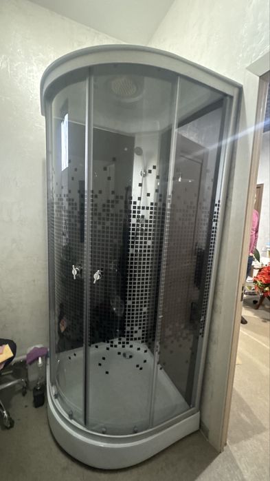 Душевая кабинка