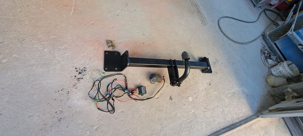 Vând cârlig remorcare BMW X5 E70