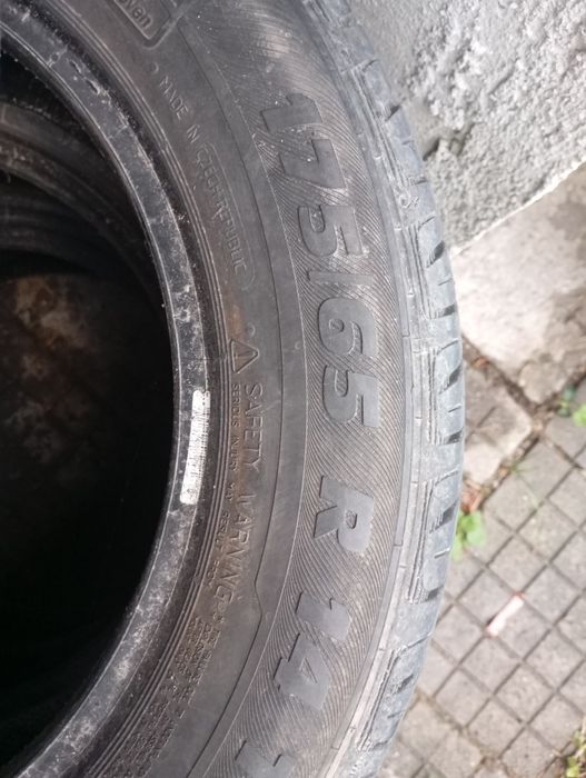 Гуми ,без кривини и скъсано продадох колата и ми стоят