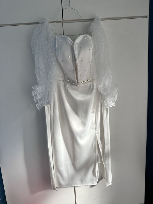 Vand Rochie de stare civila realizata pe comanda