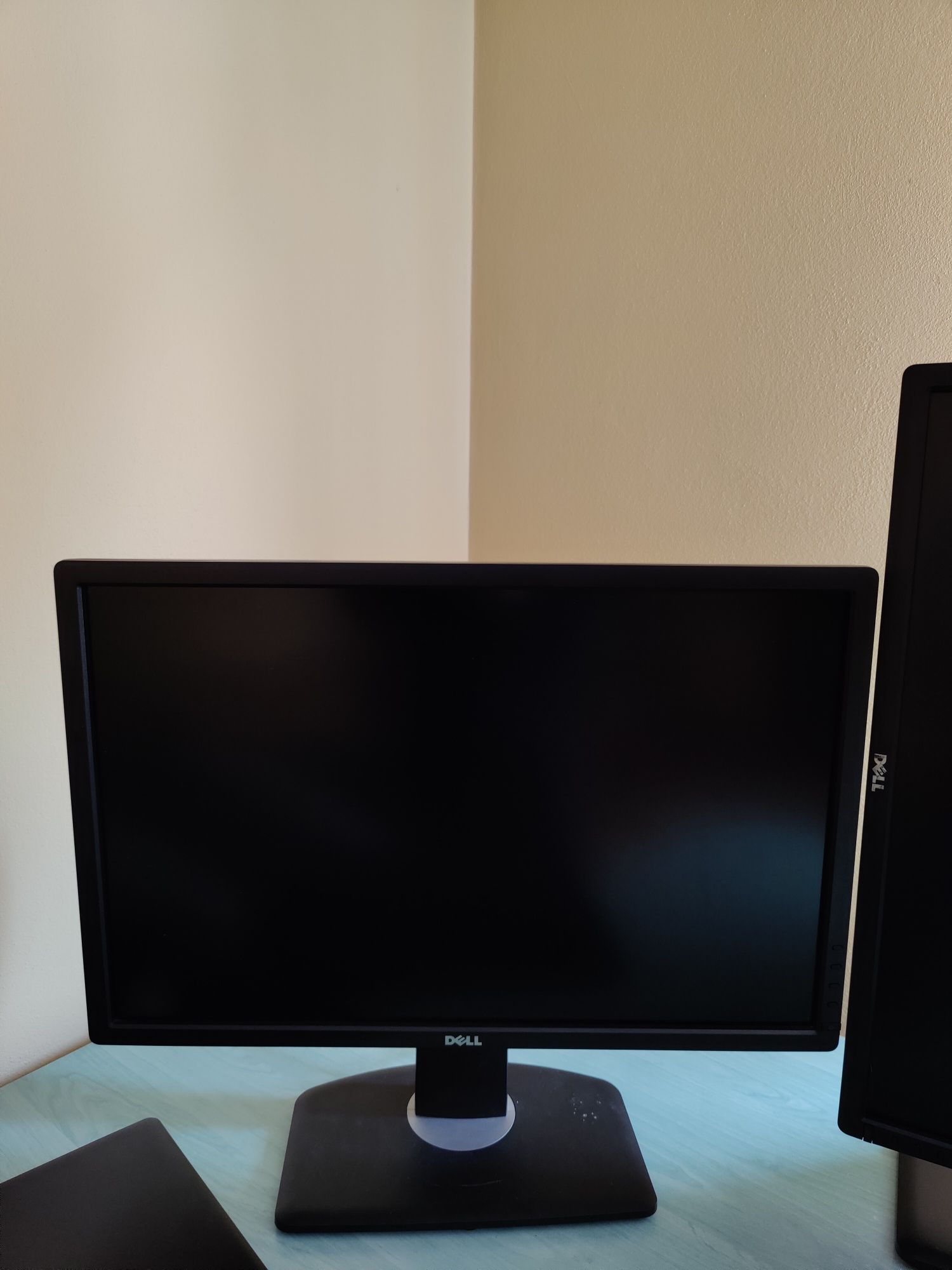 Monitor LED IPS Dell 24", 16:10, FHD, DisplayPort, DVI, Anti glare