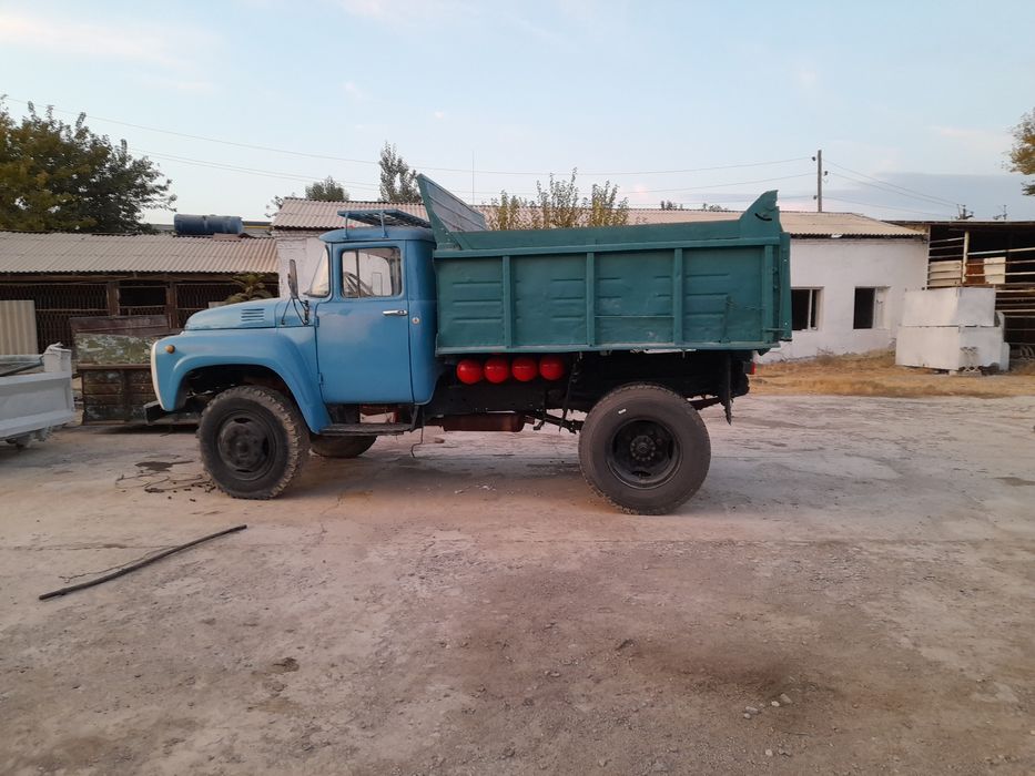 Зил самосвал сотилади