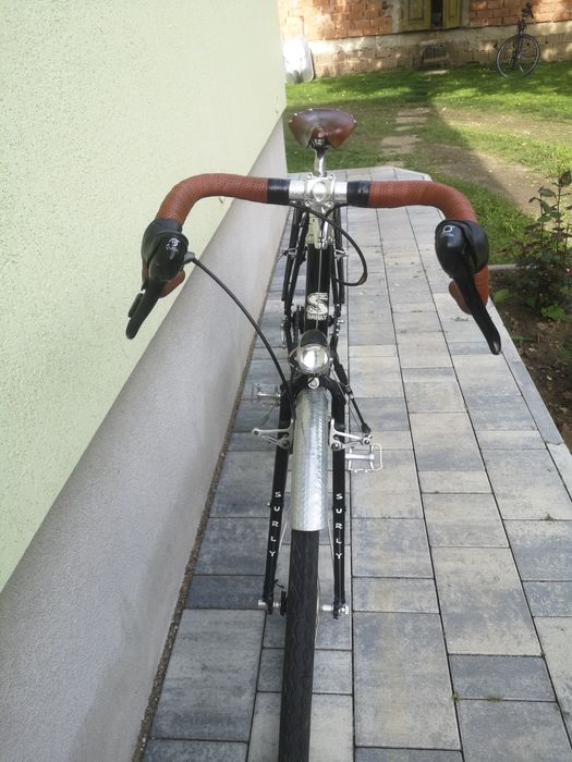 Surly Long Haul Trucker, Shimano Aline 11, Brooks, Lightweight, Deda