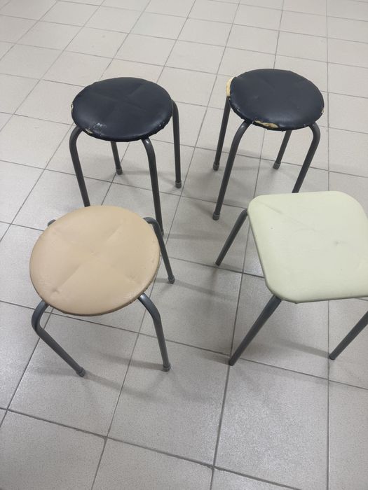 Срочно продам табуретки