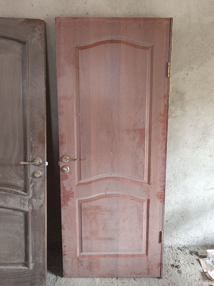 Хорошие деревянные двери. Торг уместен