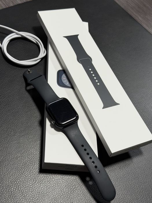Apple Watch 8 (45mm)