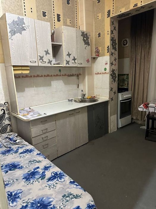 Kvartira sotiladi Lesinova 2.Kadishva bozor yonida. 43m2