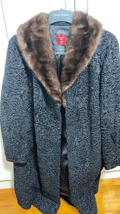 Haina de blana cu guler