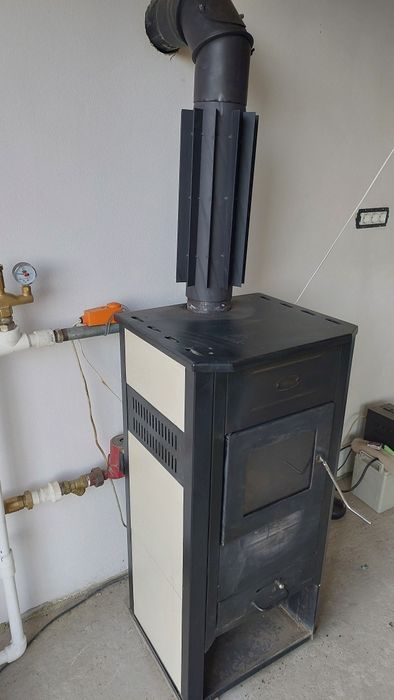 Termosemineu pe lemne, brichete si carbune Fornello