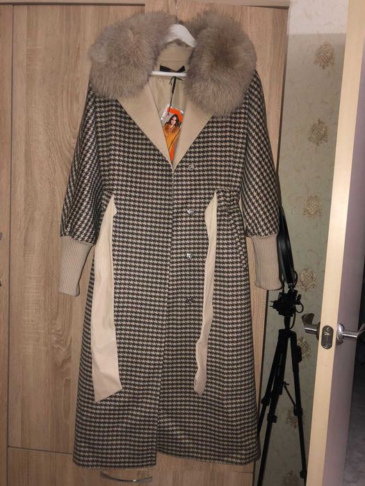 пальто почти новые