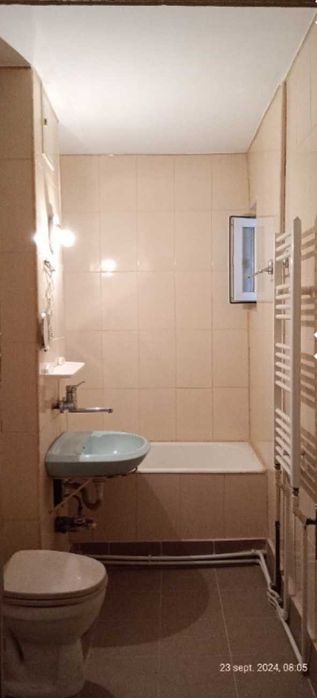 Vând apartament 4 camere