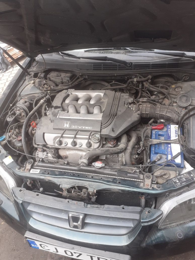 Dezmembrez Honda Accord 3.0