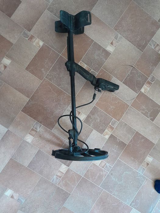 Срочно!Продам металлоискатель