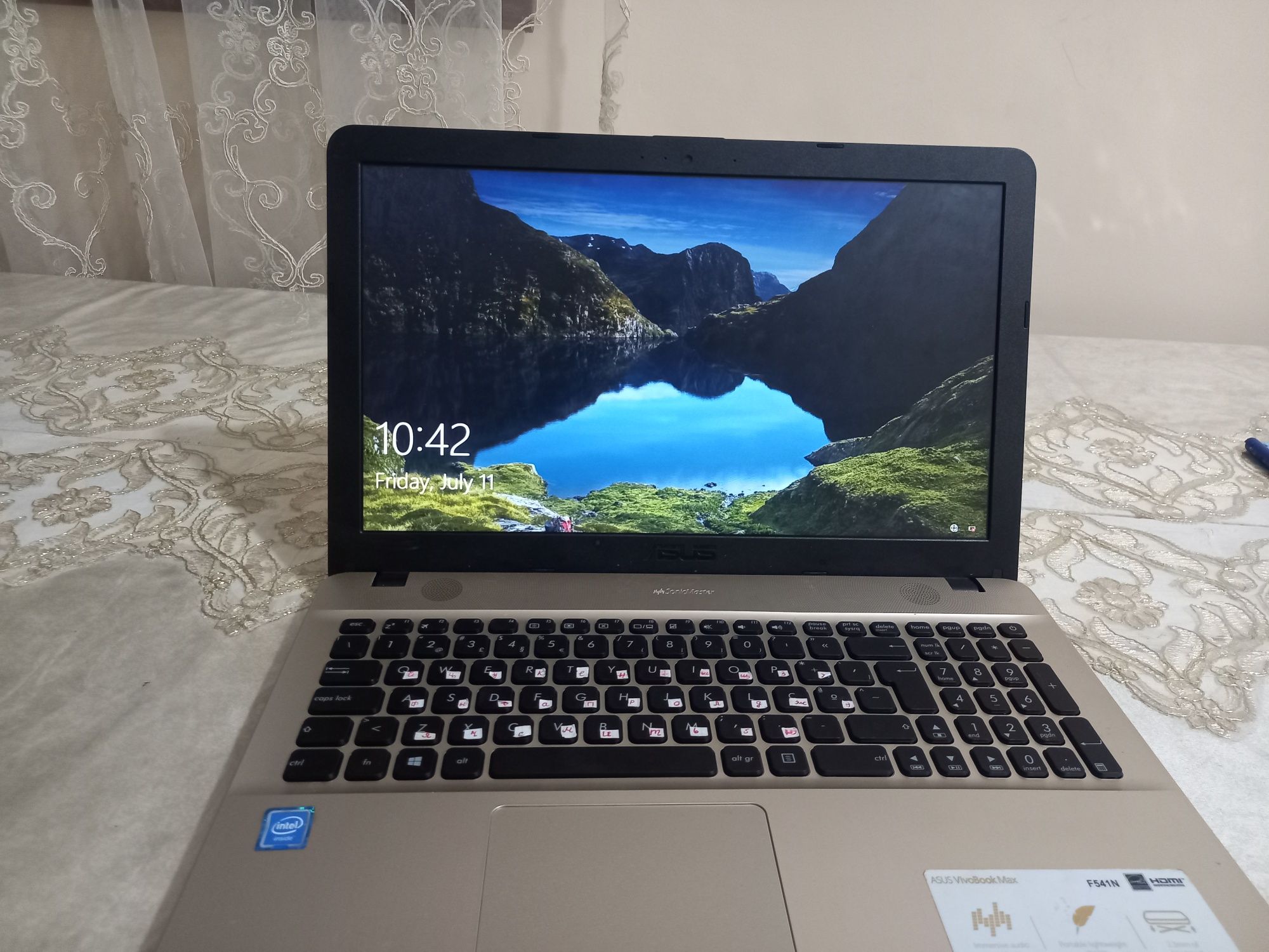 Продам Ноутбук ASUS  в хорошем состоянии