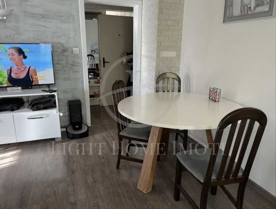 Продава се Тристаен апартамент в Пловдив, Христо Смирненски - 64 кв.м за 1954 €/кв.м - Снимка #1