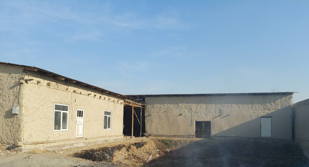 8 sotiqli HOVLI sotiladi KOSARI qilshloqda

Buxoro viloyati Vobkent t