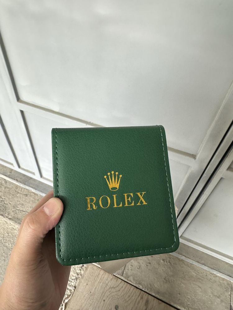 Срочно продаю часы парные