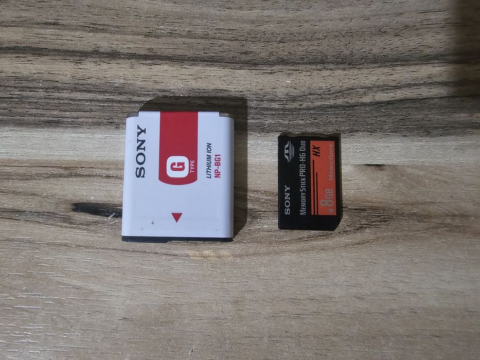 Sony CyberShot DSC-W55 - Черна + HG Duo карта 8GB + батерия + калъф