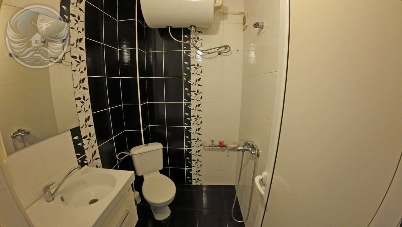 Продава се Двустаен апартамент в Разград, Център - 74 кв.м за 1303 €/кв.м - Снимка #4