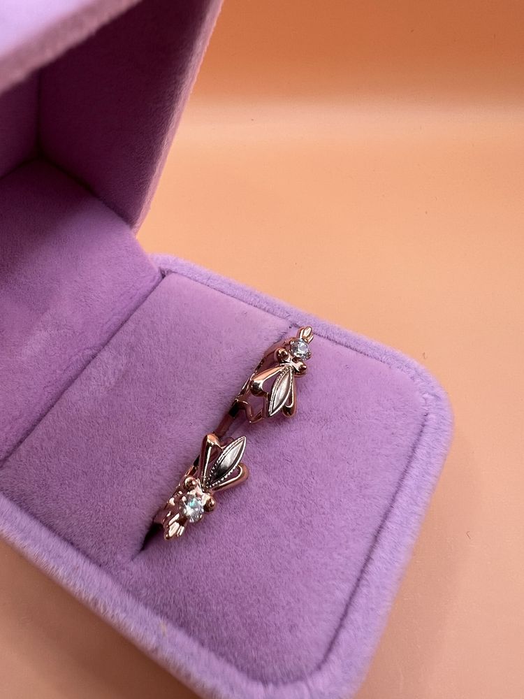 Продам золотые серьги.