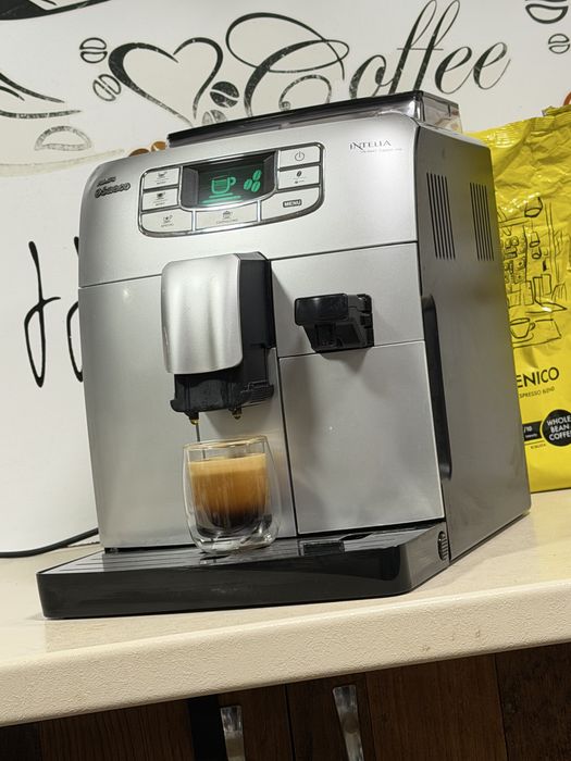 Кафемашина кафе автомат Saeco INTELİA one с гаранция