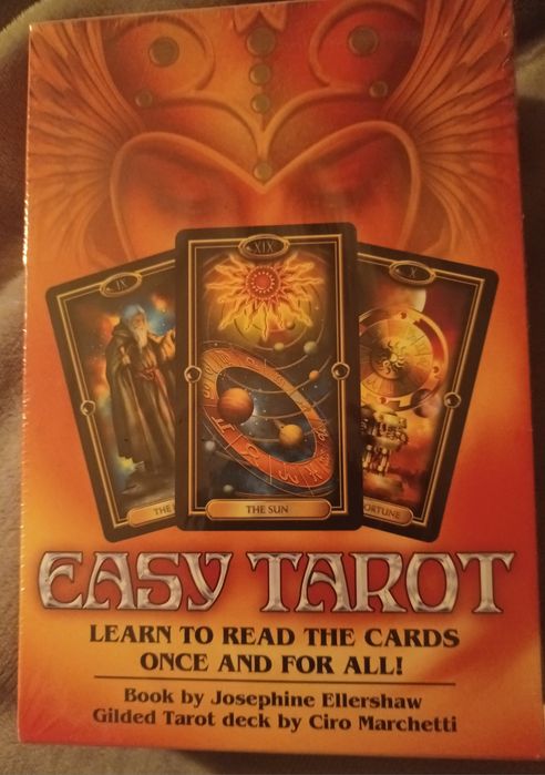 Карти Таро,  книги за Таро и други гадания