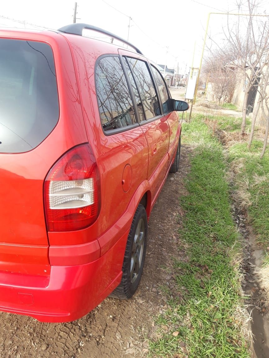 Opel zafira 2004г рестайлинг