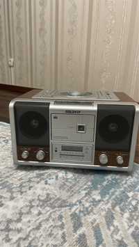 Магнитофон кассеты - диски- радио
