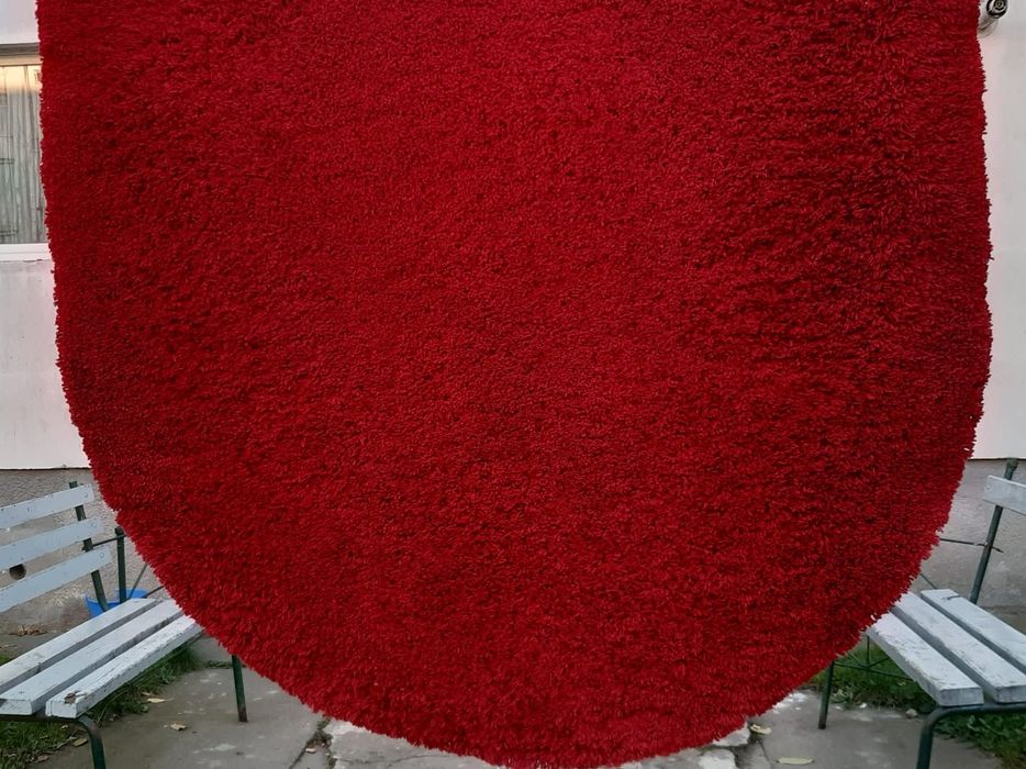 Vand Covor in stare foarte buna