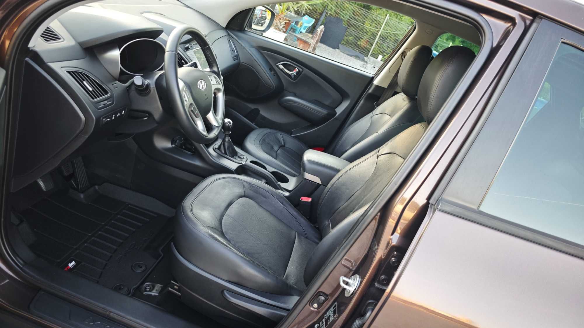 Кафяв/Всичко Платено/Обслужен/NAV/DVD/KAM/USB/КОЖА Hyundai IX35