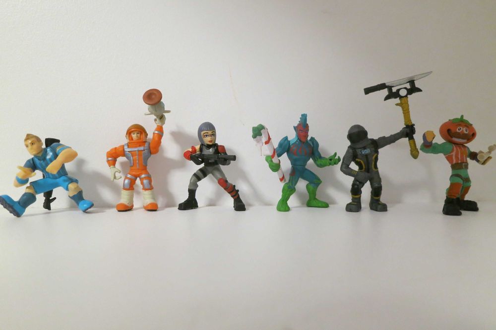 6 figurine din fortnite og cu accesorii adaugate