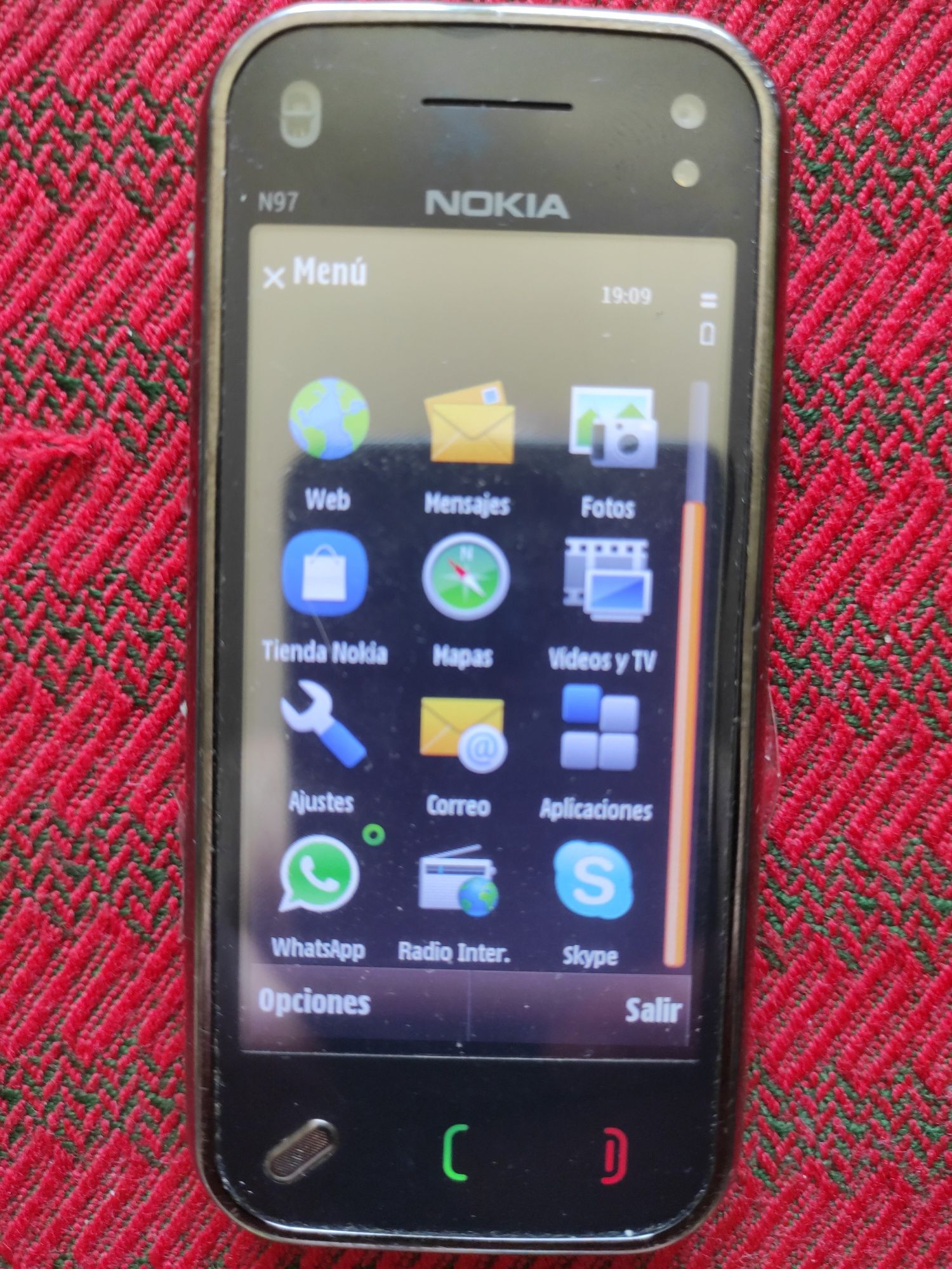 Telefon Nokia în stare bună de funcționare.