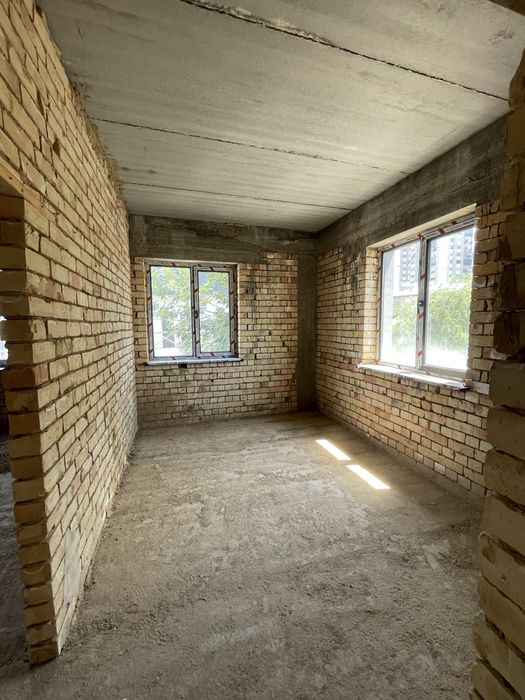 Uy 2qavatli 4xona va oshxona