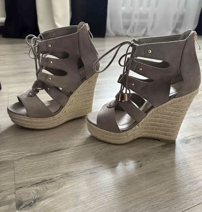 Босоножки. Новые!